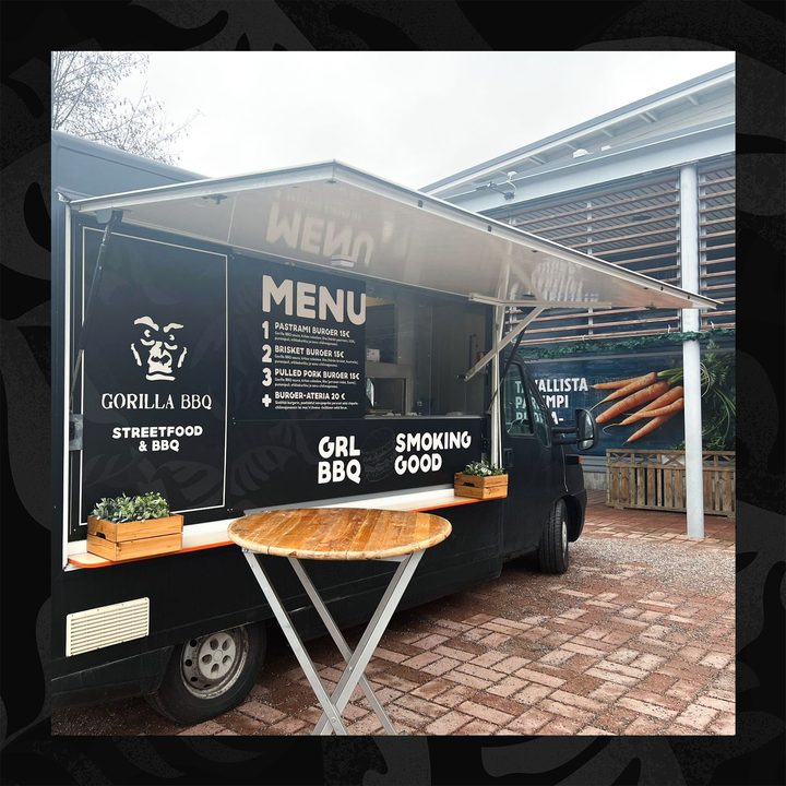Gorilla BBQ food truck avoimella tarjoiluluukulla